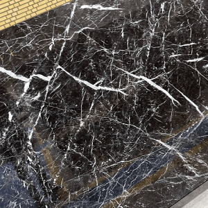 Marmură Nero Marquina